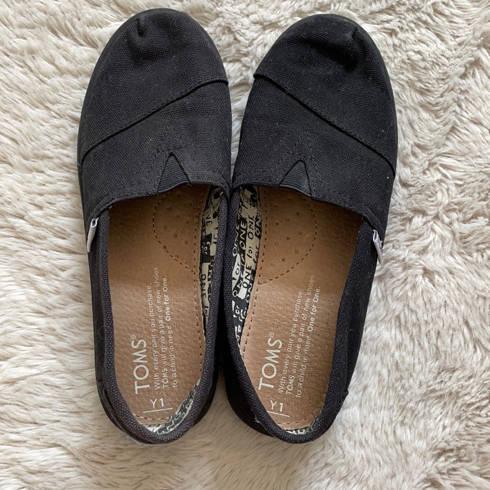 GIRLS TOMS